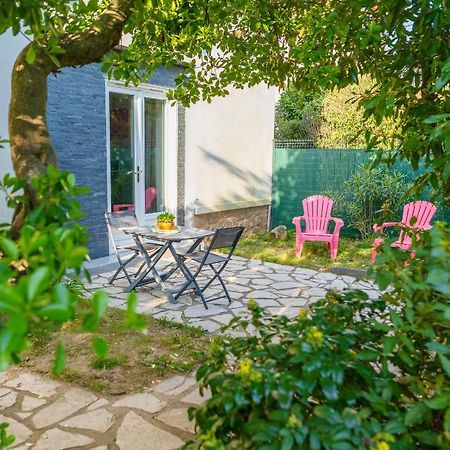 Studio Au Calme Tout Confort Proche Des Plages - Jardin Wifi Parking Fréjus Kültér fotó